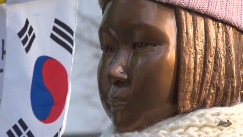 تمثال لضحايا الاستعباد الجنسي يثير أزمة دبلوماسية بين طوكيو وسيؤل