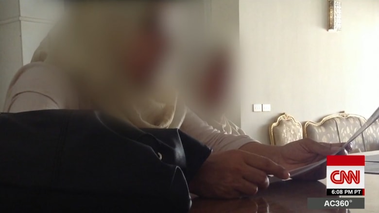 مسؤول فنزويلي يعرض لـCNN وثائق ترجح بيع جوازات السفر الفنزويلية لعرب