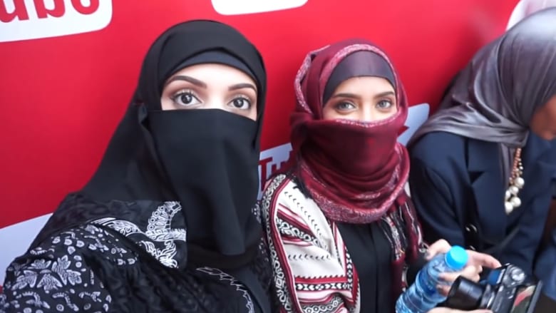 حصة العواد.. سعودية "لا تساير المجتمع" و"مؤثرة" في عالم يوتيوب