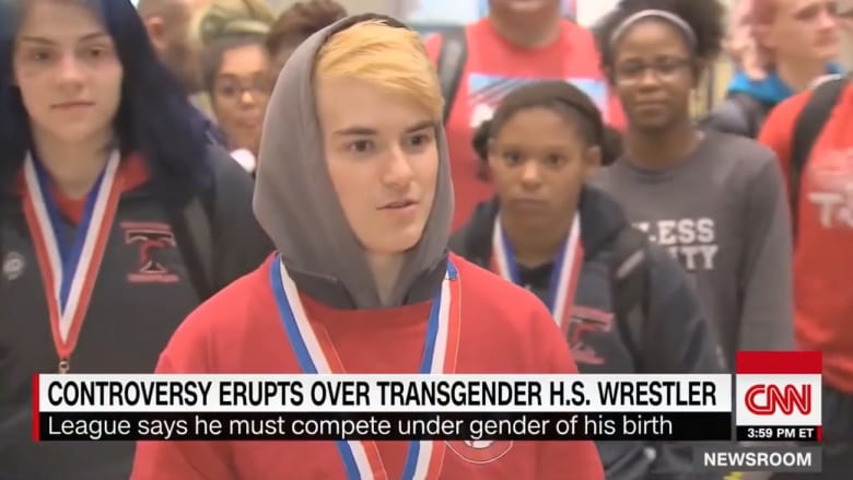 صبي متحول يفوز ببطولة مصارعة للفتيات بأمريكا ويثير الجدل الجنسي