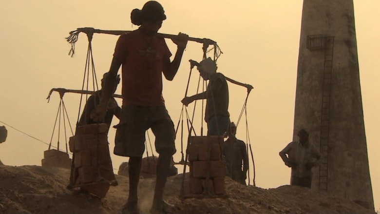 أطفال مستعبدون في الهند يكافحون العبودية بالدراسة