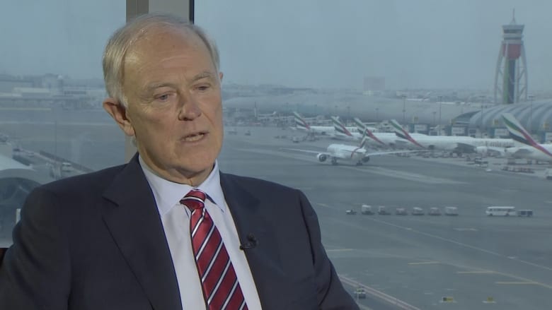 رئيس طيران الإمارات لـCNN عن حظر الإلكترونيات: أخشى من تأثير العدوى