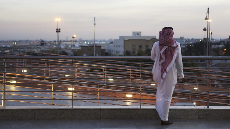 ديفيد باركر لـCNN: وسط تدهور أسعار النفط وازدهار قطاع التكنولوجيا المالية.. تقدم السعودية فرصاً اقتصادية كبيرة للبحرين