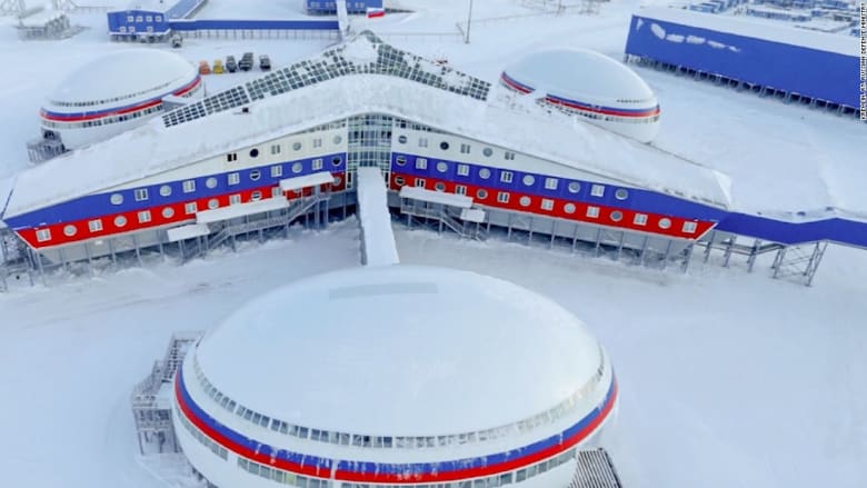 "مشروع نفوذ".. بوتين يبني قاعدة عسكرية ضخمة في القطب الشمالي
