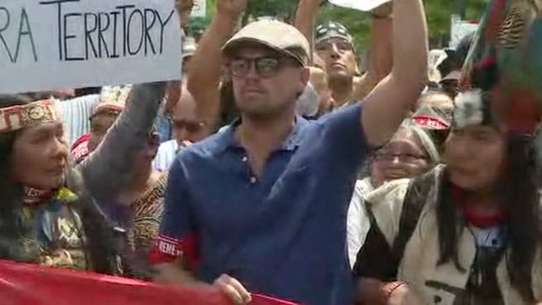 دي كابريو يقود مظاهرات ضد ترامب بسبب المناخ