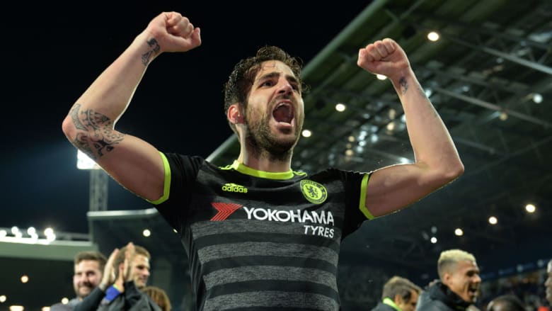 هكذا احتفل لاعبو وجماهير تشيلسي بلقب الدوري السادس في تاريخهم هكذا احتفل لاعبو وجماهير تشيلسي بلقب الدوري السادس في تاريخهم