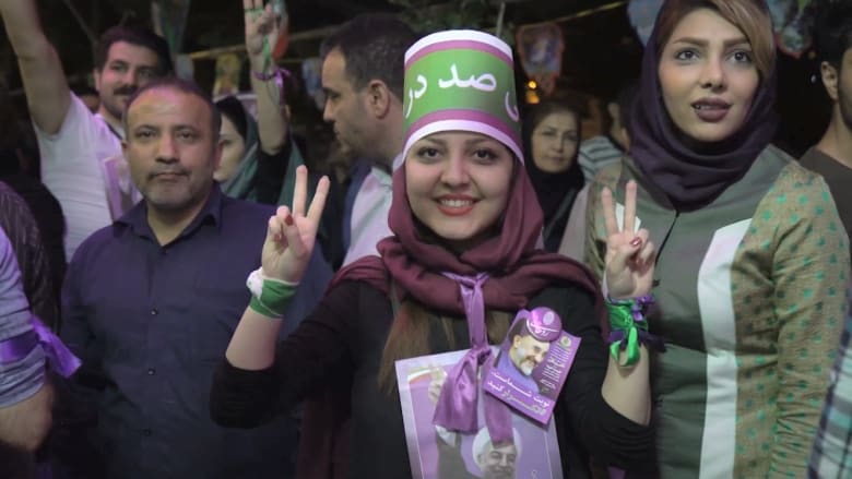 الانتخابات الإيرانية.. هل يظل "المعتدل" روحاني أم يفوز "المتشدد" رئيسي؟