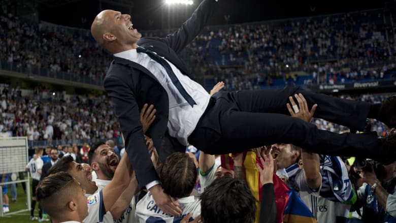 هكذا احتفل نجوم ريال مدريد بالتتويج بعد موقعة ملقا في الأندلس هكذا احتفل نجوم ريال مدريد بالتتويج بعد موقعة ملقا في الأندلس