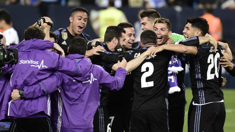هكذا احتفل نجوم ريال مدريد بالتتويج بعد موقعة ملقا في الأندلس هكذا احتفل نجوم ريال مدريد بالتتويج بعد موقعة ملقا في الأندلس