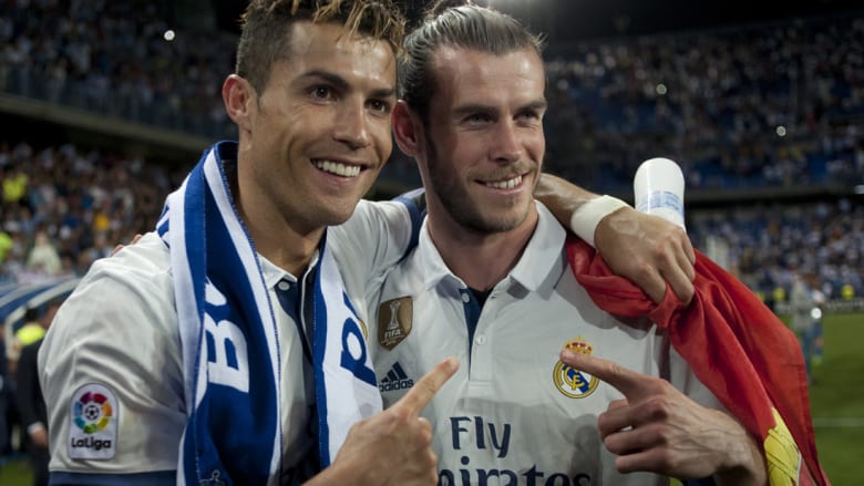 هكذا احتفل نجوم ريال مدريد بالتتويج بعد موقعة ملقا في الأندلس هكذا احتفل نجوم ريال مدريد بالتتويج بعد موقعة ملقا في الأندلس