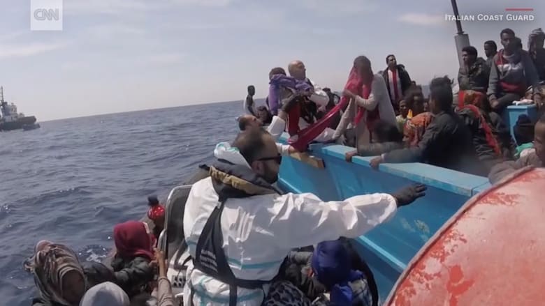 إنقاذ 1800 مهاجر من الغرق في البحر المتوسط