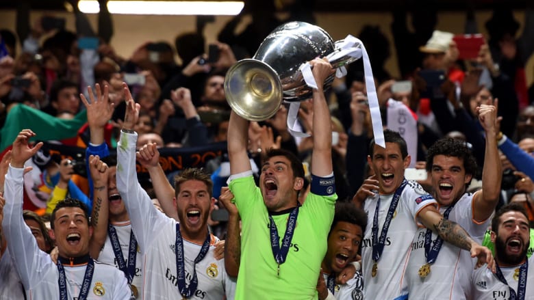 لاعبو ريال مدريد يرفعون 12 لقبا لدوري أبطال أوروبا عبر التاريخ لاعبو ريال مدريد يرفعون 12 لقبا لدوري أبطال أوروبا عبر التاريخ