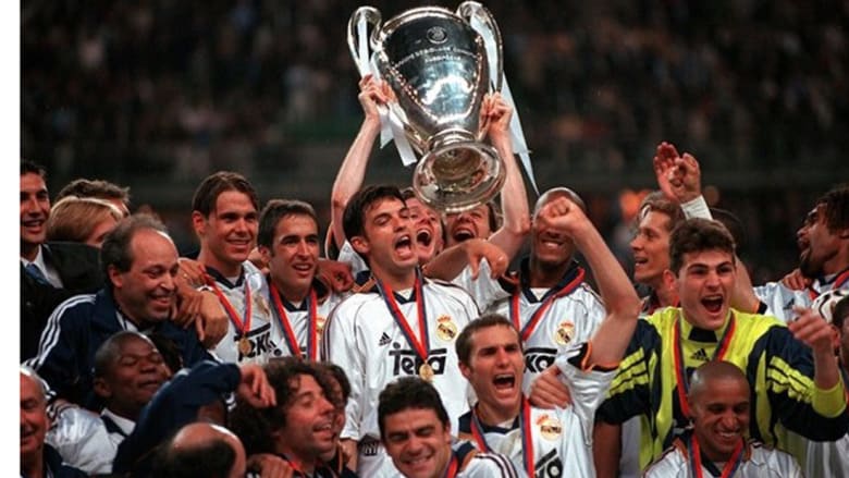 لاعبو ريال مدريد يرفعون 12 لقبا لدوري أبطال أوروبا عبر التاريخ لاعبو ريال مدريد يرفعون 12 لقبا لدوري أبطال أوروبا عبر التاريخ