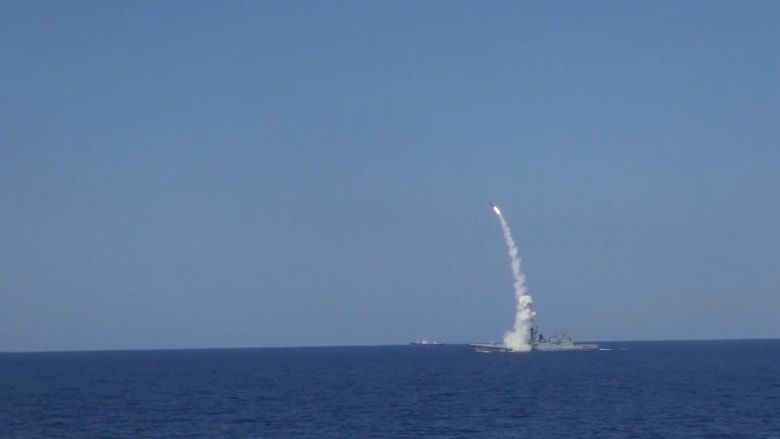 شاهد.. لحظة قصف سفن روسية مواقع لداعش في سوريا بصواريخ "كاليبر"