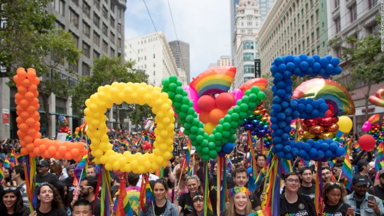 من اسطنبول إلى تورنتو.. احتفالات "شهر الفخر للمثليين"