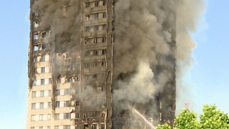 شاهد محاولات إطفاء حريق هائل ببرج سكني في لندن