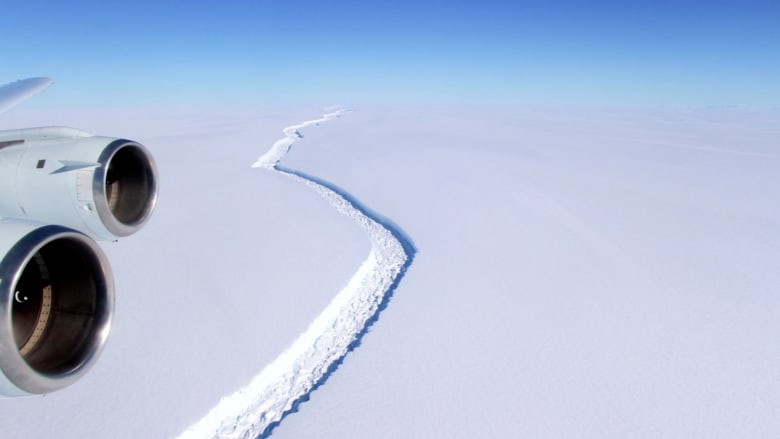 جبل جليدي ضخم ينفصل عن القارة القطبية الجنوبية