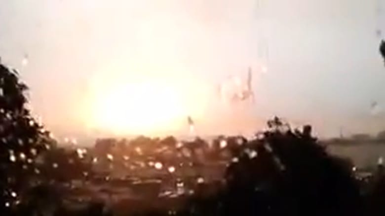 مصور يوثق عاصفة قوية تضرب اسطنبول.. وفجأة!