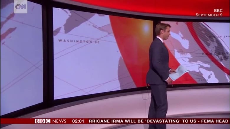 مذيع BBC يضيع الكاميرا خلال بث لخبر عاجل! 