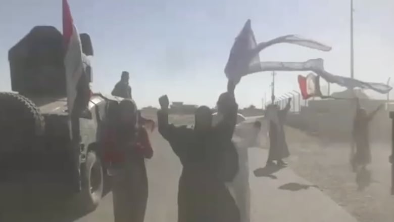 شاهد.. احتفالات بعد تحرير مركز الحويجة من قبضة داعش