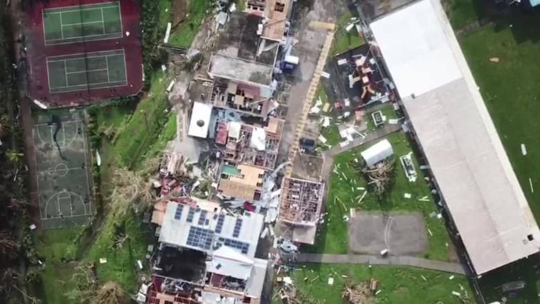شاهد من الجو.. دمار واسع خلفه إعصار “ماريا” في جزيرة دومينيكا