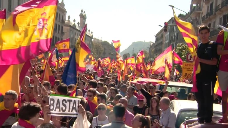 مظاهرات حاشدة في برشلونة ضد انفصال كتالونيا 