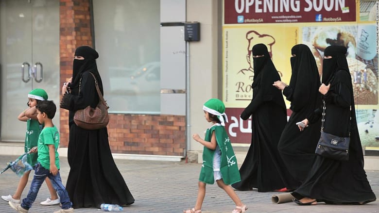 شاهد ردود أفعال سعوديين عن توقيف أمراء ومسؤولين
