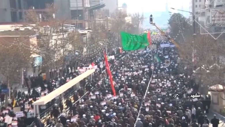 شاهد.. ملايين الإيرانيين في مسيرات مؤيدة للحكومة