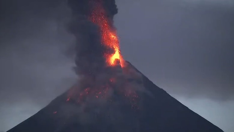 شاهد.. ثوران بركان "مايون" في الفلبين من جديد