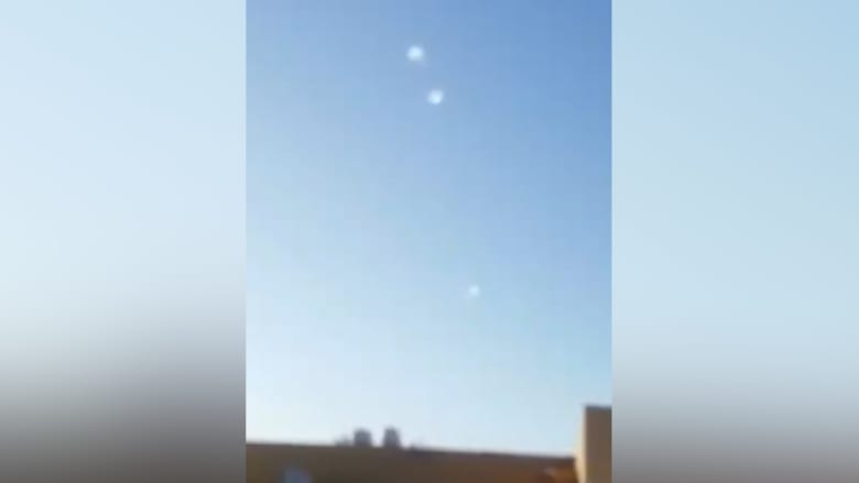 شاهد.. السعودية تعترض صاروخاً باليستياً للحوثيين فوق خميس مشيط