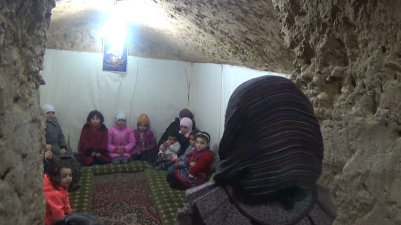 أطفال يغنون للأمل.. تحت الأرض في الغوطة السورية