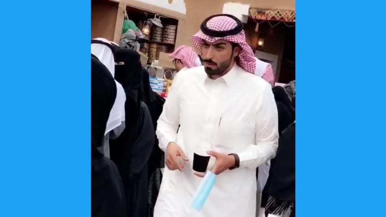 بائع "كليجا" يثير جدلاً في السعودية بسبب وسامته