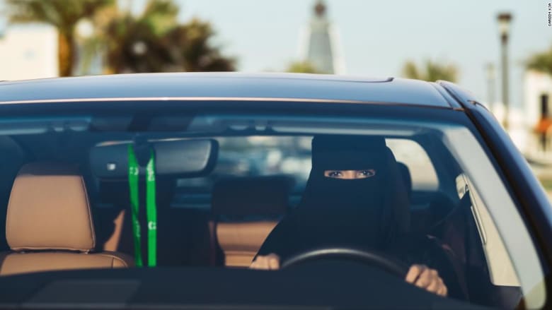 هكذا كانت رحلة المرأة السعودية بقيادة السيارة