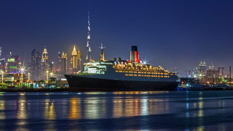 سفينة "كوين إليزابيث 2" التاريخية تتحول لفندق عائم في دبي