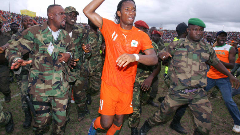 شاهد كيف أوقف دروغبا حرباً أهلية في ساحل العاج بكرة القدم