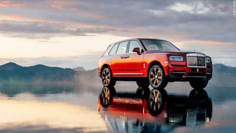 شاهد.. أول سيارة SUV من رولز رويس