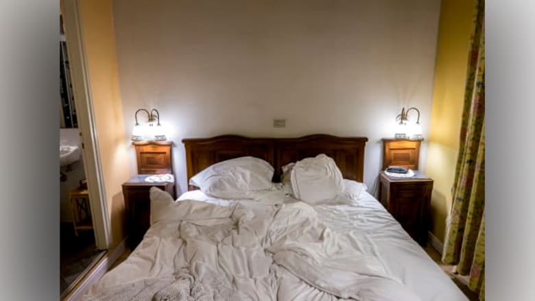 https arabic cnn com style 2018 05 14 giulia dini empty hotel rooms photos