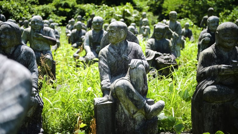 لا تغمض عينيك! جولة في حديقة التماثيل المهجورة باليابان