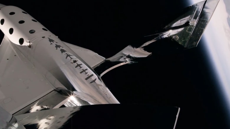 شاهد رحلة طيران صاروخ "فيرجن غالاكتيك" التجاري إلى الفضاء