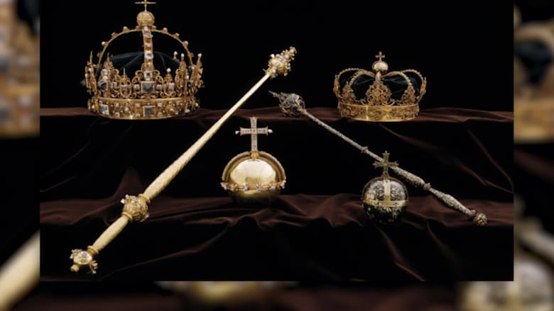 شاهد.. سرقة جواهر ملكية سويدية لا تقدر بثمن من القرن الـ17