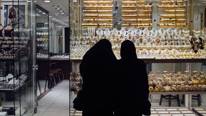 إيران وتركيا تقودان انخفاض الطلب على المجوهرات بالشرق الأوسط