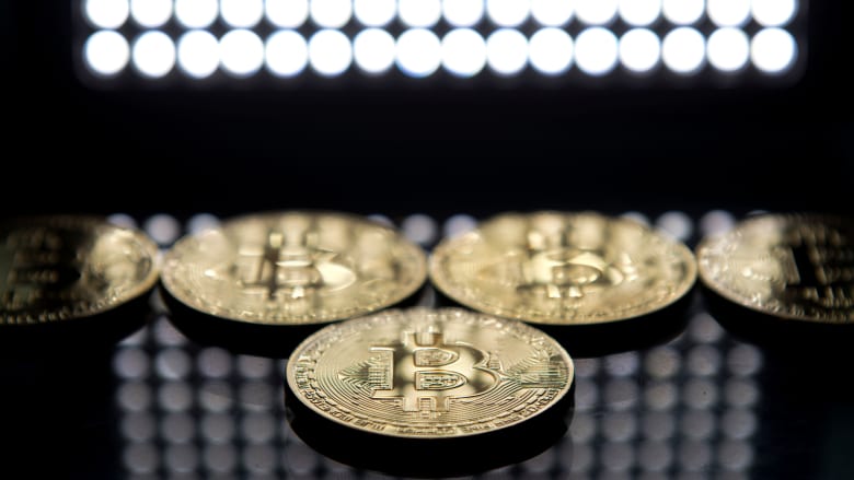 ما الفرق بين السوفت فورك والهارد فورك في العملات الرقمية؟