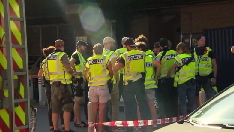 الشرطة الألمانية تحرر امرأة احتجزها مسلح في محطة للقطار