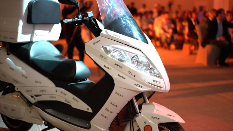 دراجات سولفا الكهربائية..  ابتكار يجوب شوارع الإمارات