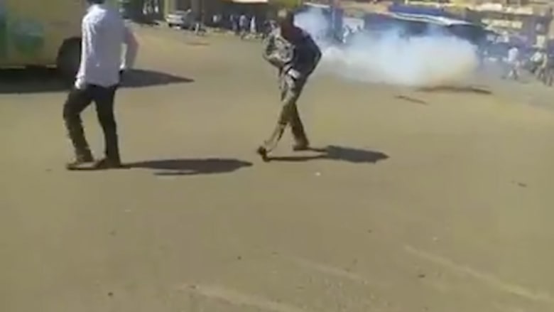 "سلمية ضد الحرامية".. تواصل الاحتجاجات في الخرطوم
