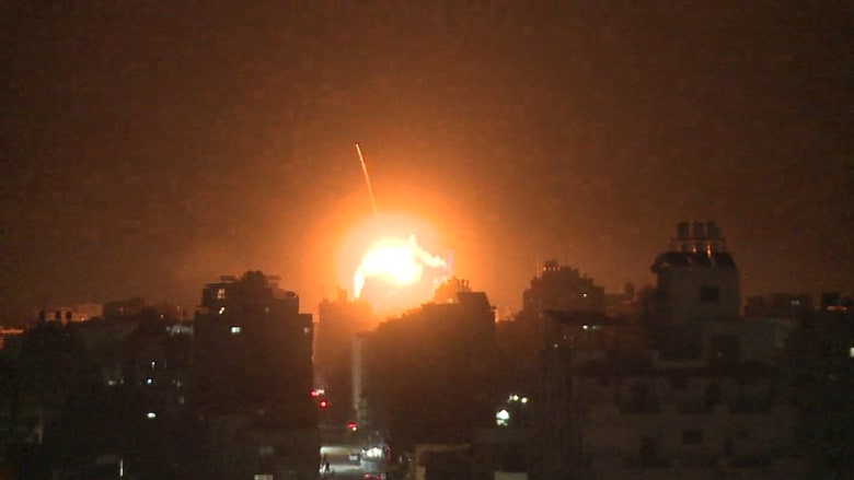 لحظة استهداف مكتب إسماعيل هنية في غزة