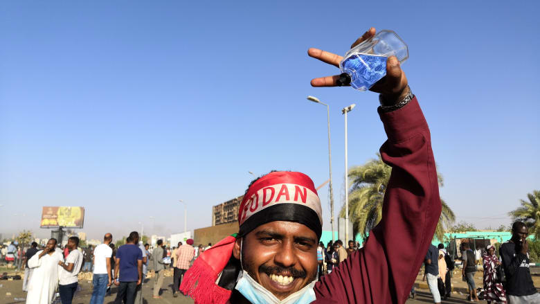 مظاهرات السودان.. بين أمل التغيير ومخاوف ما سيترتب على الفشل
