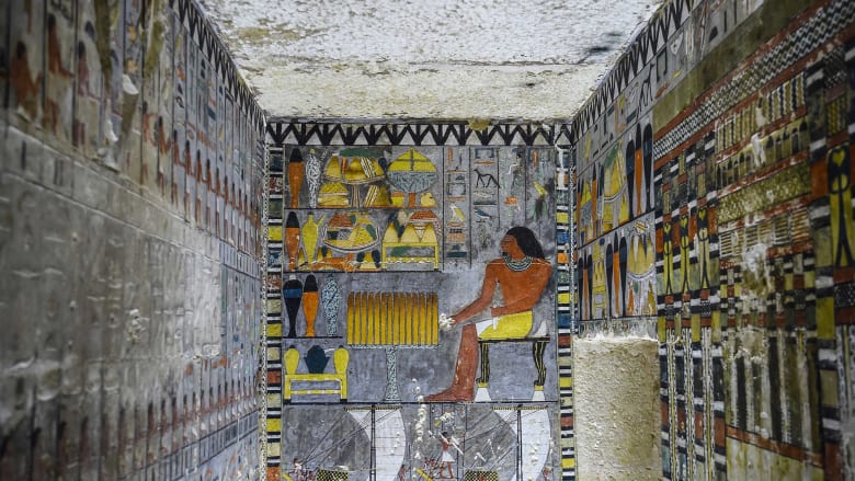 الكشف عن قبر غني بالألوان بمصر يعود إلى 4 آلاف عام