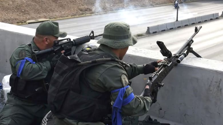  اشتباكات عنيفة مع الجيش في شوارع كاراكاس
