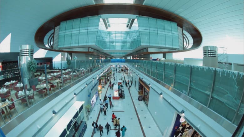 رحلة مطار دبي منذ 60 عاماً..وتحوله إلى أكثر المطارات ازدحاما